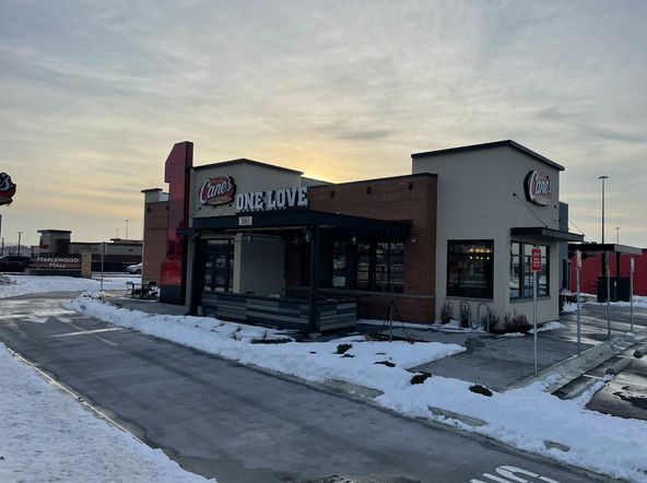 Raising Cane's Chicken Fingers: 3065 White Bear Ave N, Maplewood, MN 55109